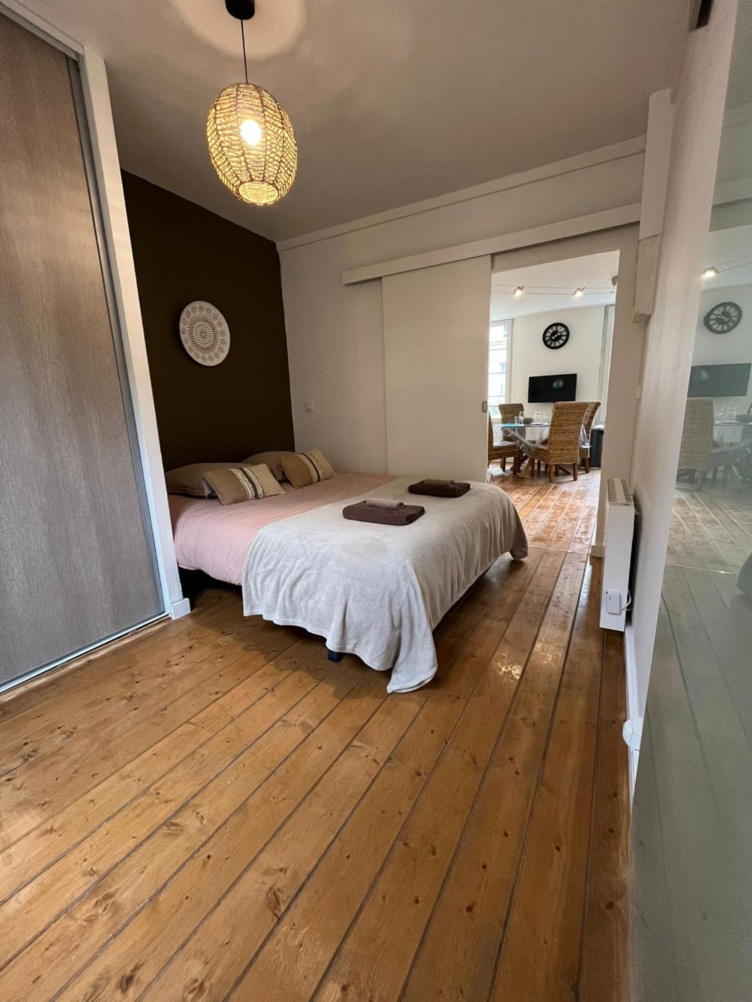 L'Escale Niortaise - Centre-Ville - 10Mn Gare - Wifi - Netflix 部屋 写真