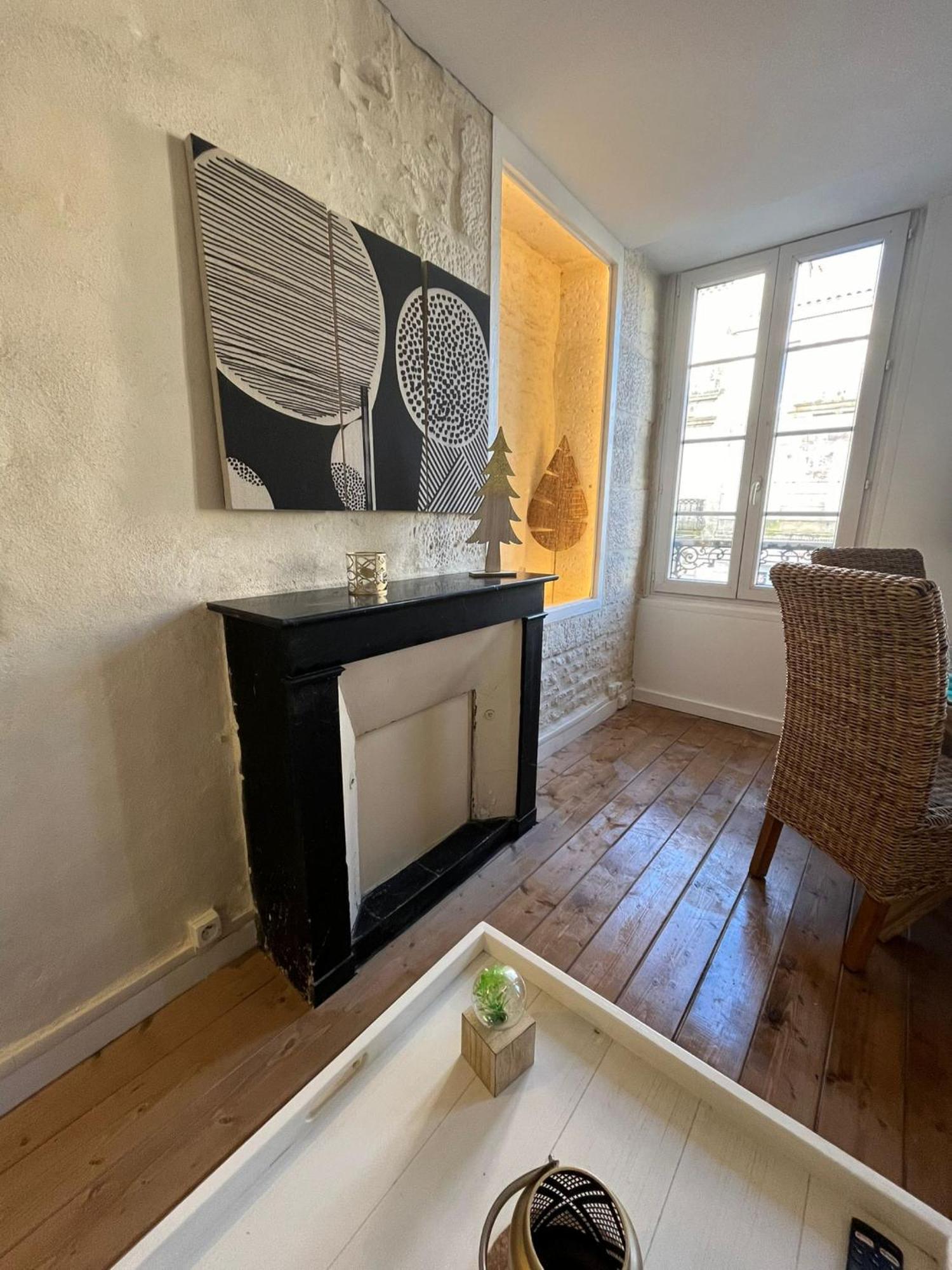 L'Escale Niortaise - Centre-Ville - 10Mn Gare - Wifi - Netflix 部屋 写真
